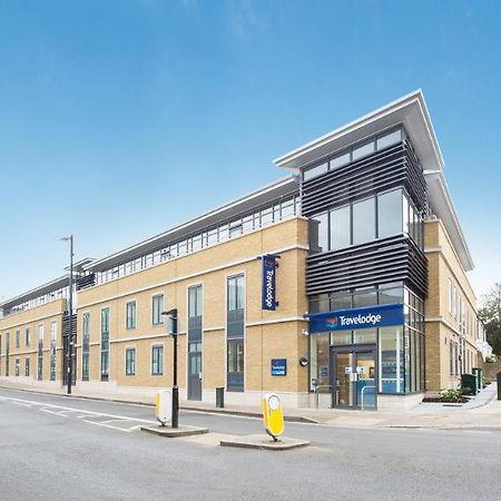 Travelodge London Richmond Central Екстериор снимка