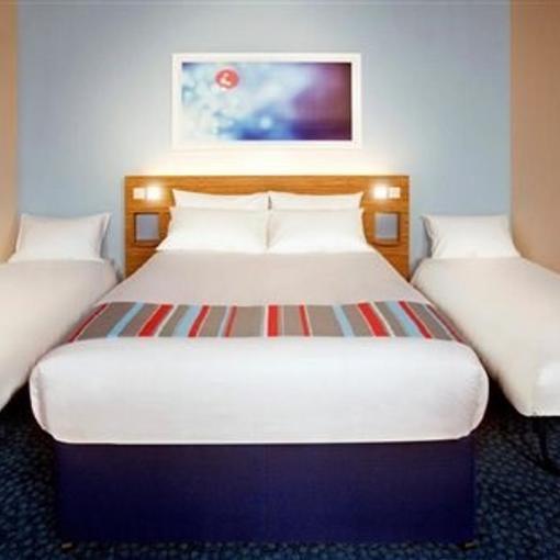 Travelodge London Richmond Central Екстериор снимка