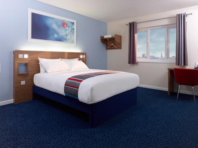 Travelodge London Richmond Central Екстериор снимка